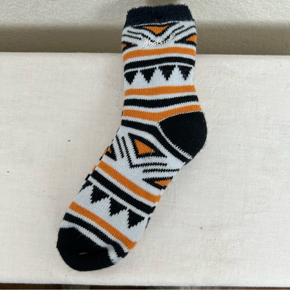 Woolrich Women New knit Slipper socks Fleece lined Boho Aztec Cowgirl NOT WOOL - Picture 2 of 6